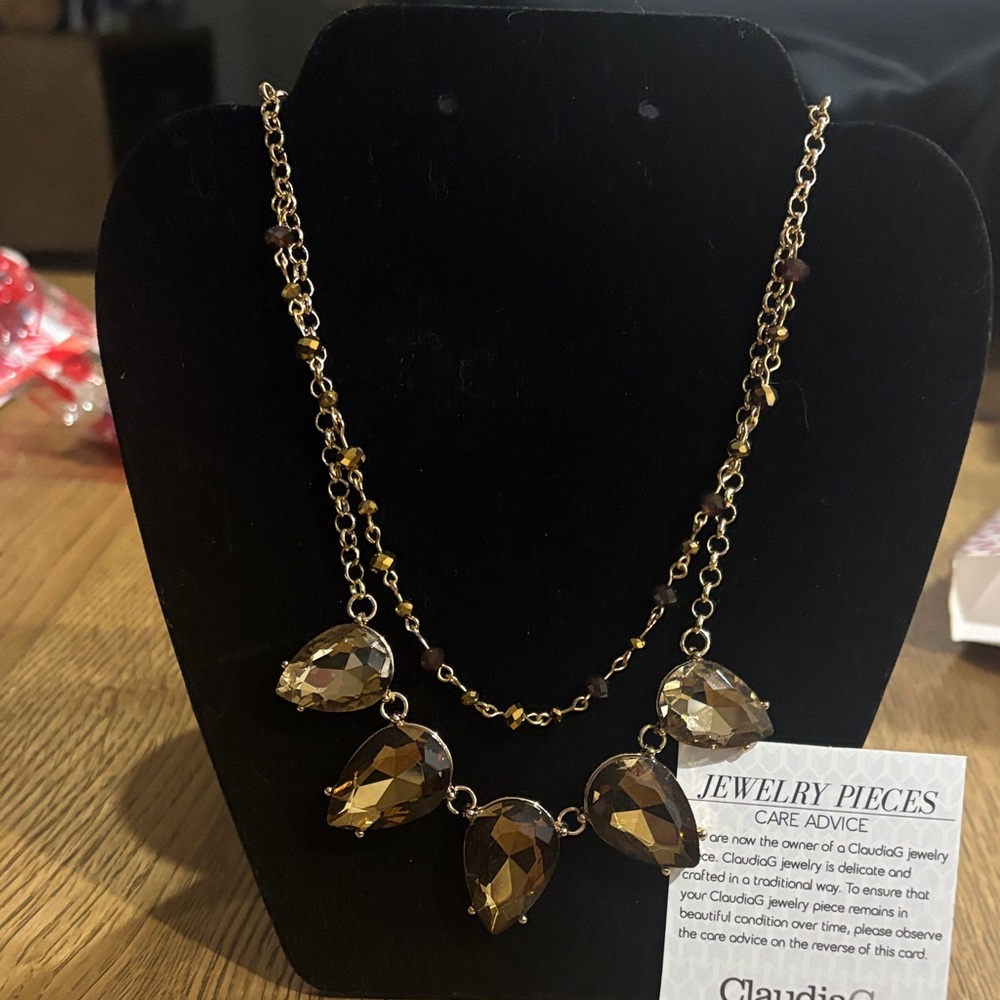 Chic Gold and Brown Teardrop Necklace